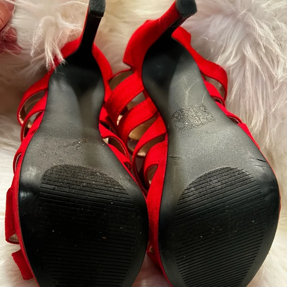 Red heels - Picture 4 of 4